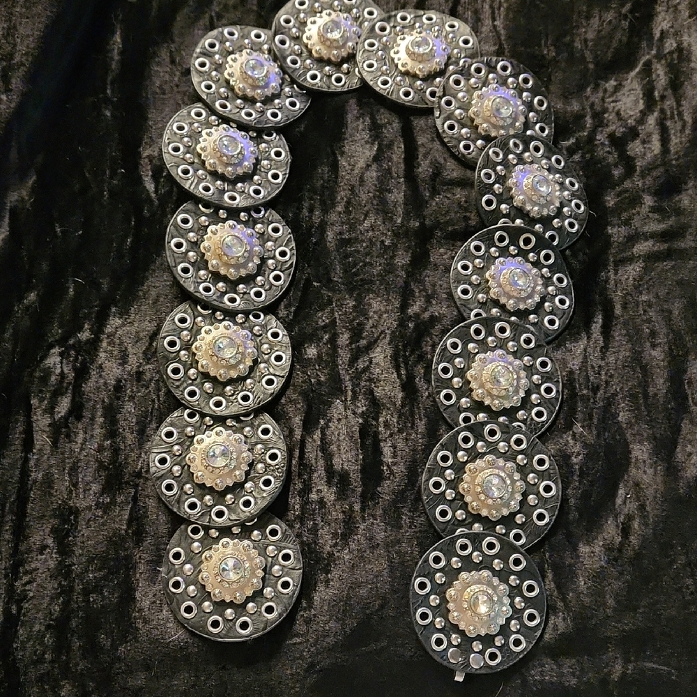 Elegant Black and Silver Women's Necklace